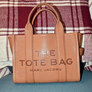 Women’s Marc Jacob’s The Leather Small Tote Bag